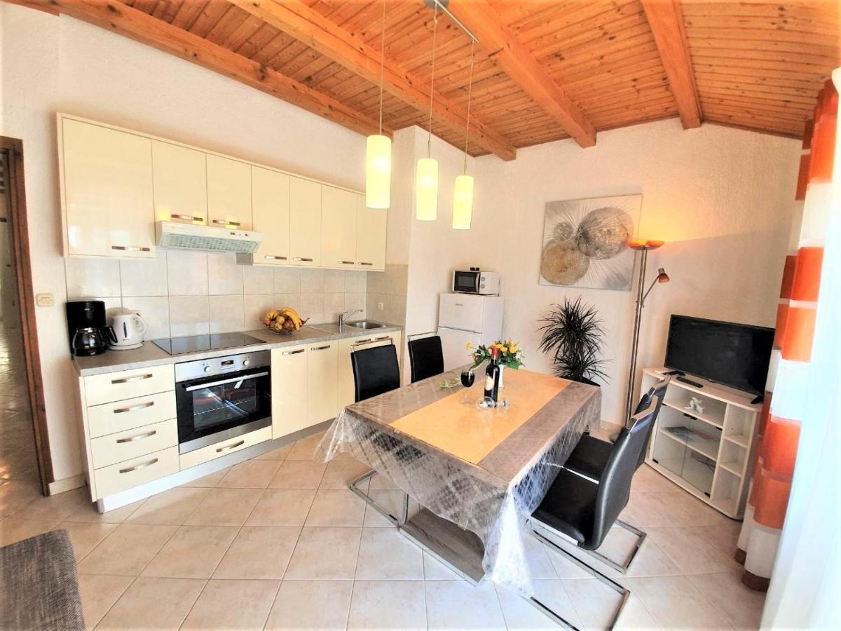 Apartments Angela Kampor المظهر الخارجي الصورة
