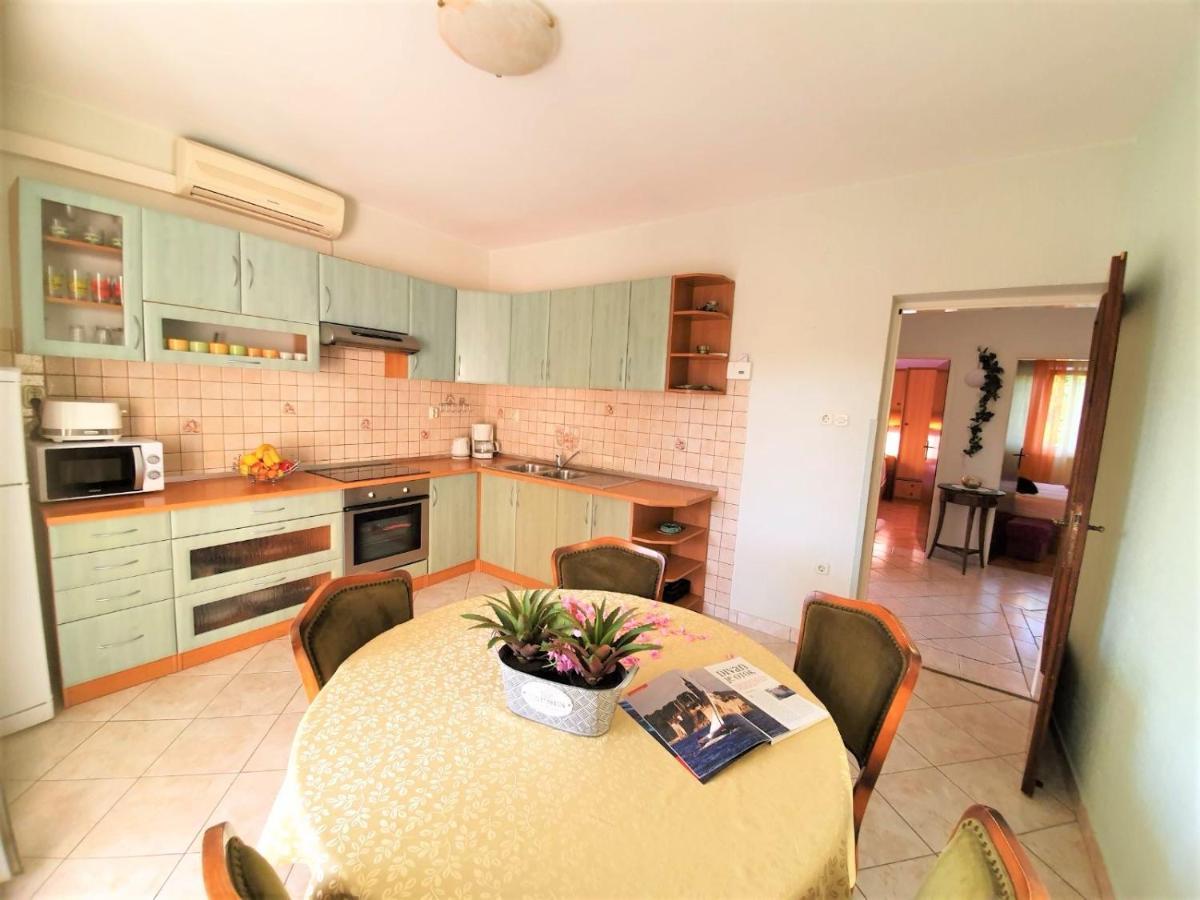 Apartments Angela Kampor المظهر الخارجي الصورة