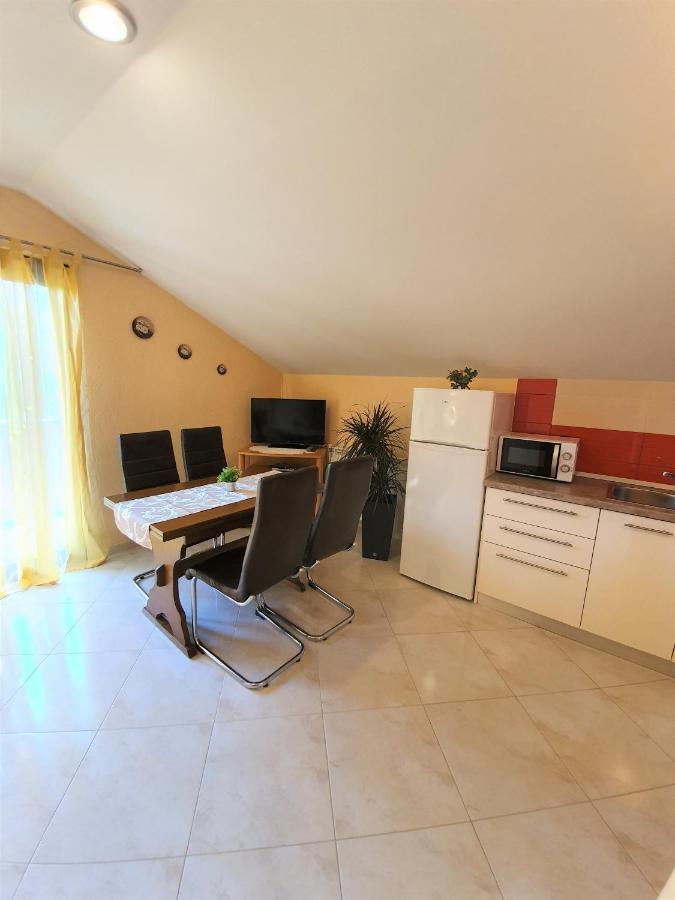 Apartments Angela Kampor المظهر الخارجي الصورة