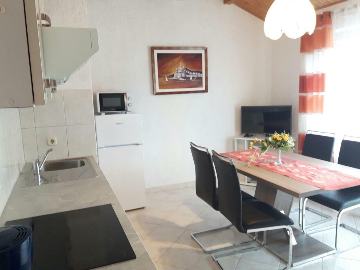 Apartments Angela Kampor المظهر الخارجي الصورة