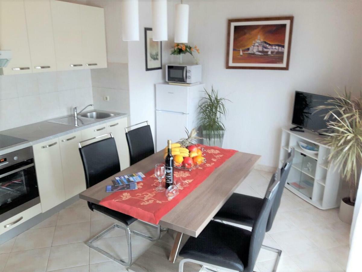 Apartments Angela Kampor المظهر الخارجي الصورة